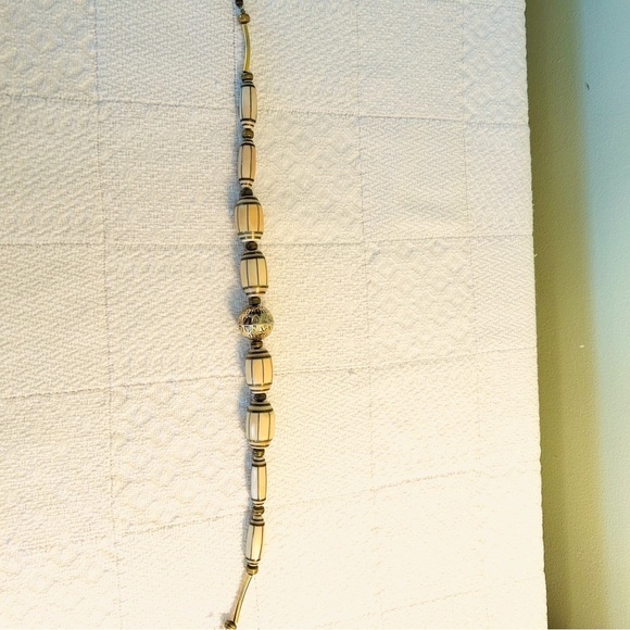 Vintage 80s Chunky Necklace Cream and Gold Choker with Bold Beads Handmade - Picture 9 of 10